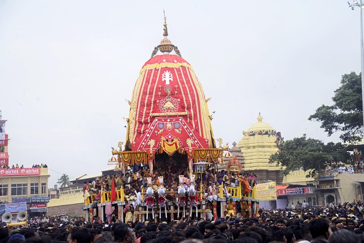 Full Day Tour of Konark Temple and Puri