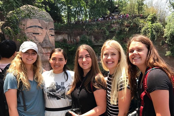 All Inclusive Private Trip to Chengdu Giant Panda Base and Leshan Giant Buddha
