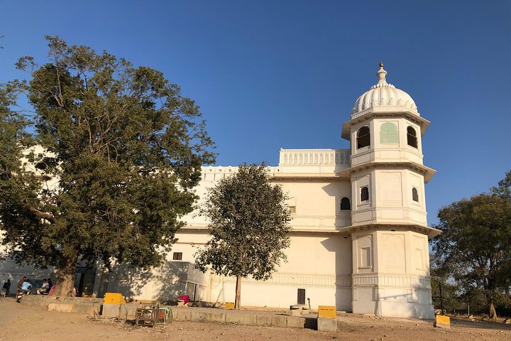 One Way Transfer From Bundi To Udaipur Drop With Chittorgarh Fort