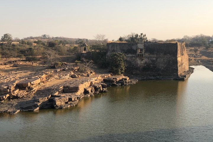 One Way Transfer From Bundi To Udaipur Drop With Chittorgarh Fort