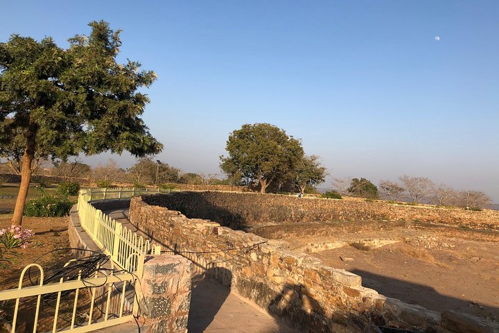 One Way Transfer From Bundi To Udaipur Drop With Chittorgarh Fort