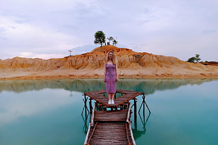 Bintan Sand Dunes and Blue Lakes Half-Day Tour with Lunch