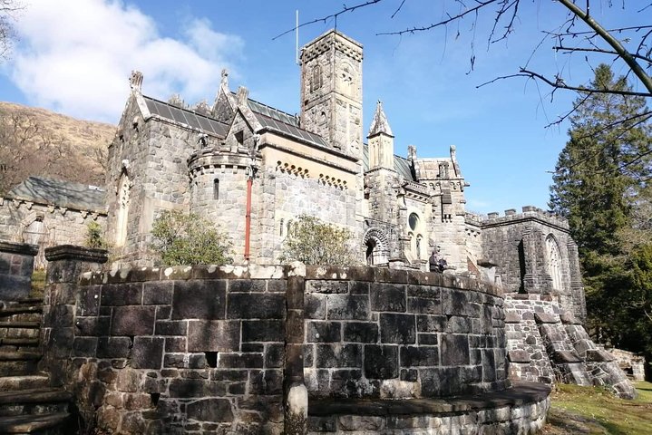 Historical Tour and Seafood Experience
