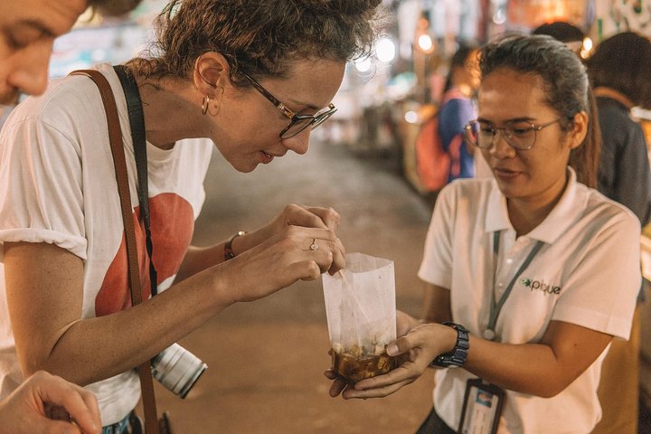 Bangkok by Night: Temples, Markets and Food Tuk-Tuk Tour