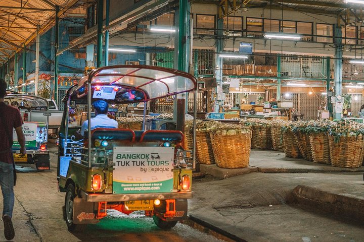 Bangkok by Night: Temples, Markets and Food Tuk-Tuk Tour