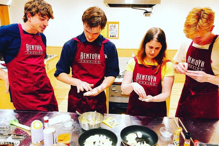 Vegan/Vegetarian Ramen and Gyoza by Bentoya cooking