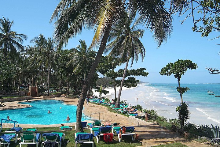15 Days Spectacular Kenya & Tanzania Safari with Zanzibar Beach