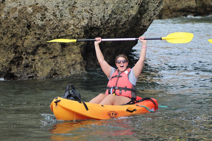 Kayak tour in Lagos to visit the caves with snorkeling.