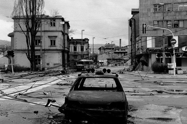 ROSES OF SARAJEVO (Official War + City tour) -Story of a Survivor