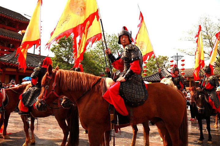 Full-Day Private Kaifeng Highlight Tour from Zhengzhou