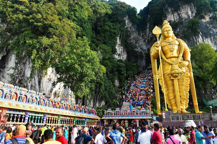Private Tour Kuala Lumpur with Petronas Twin Towers Observation Deck & Batu Cave