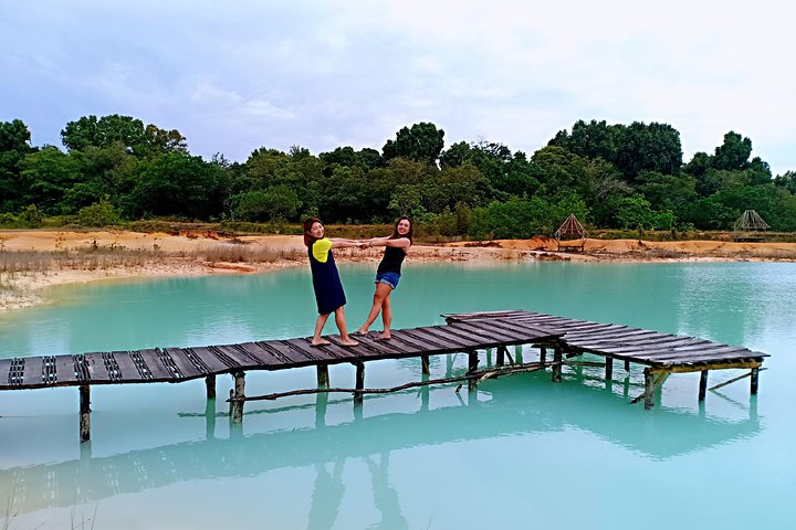 Bintan Sand Dunes and Blue Lakes Half-Day Tour with Lunch