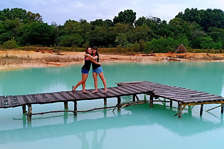 Bintan Sand Dunes and Blue Lakes Half-Day Tour with Lunch
