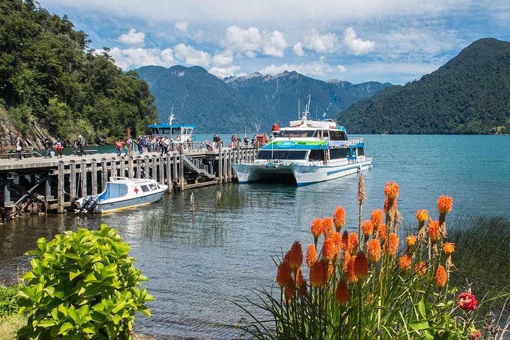 Puerto Varas: Full Day - Peulla navigation