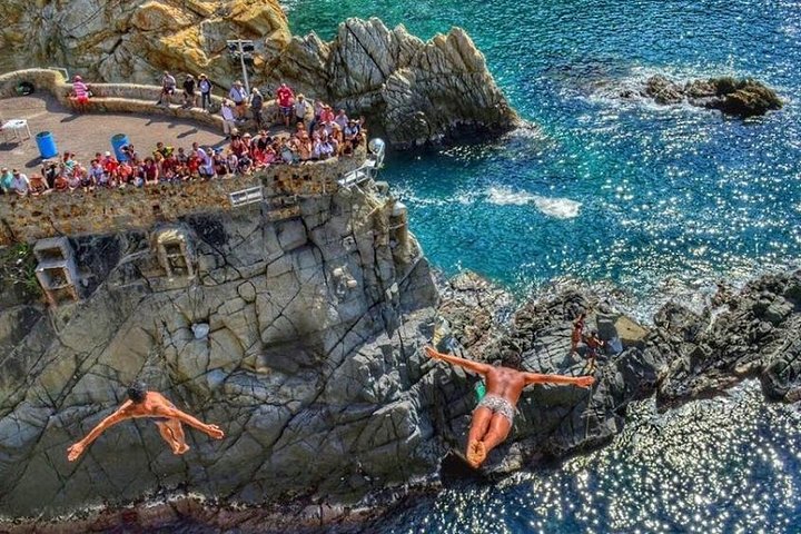 6Hr Cruisers or Hotels High Diver Peace Chapel BabyTurtleRelease