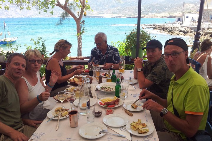 VIP Luxury Private Tour - Full Day - 4x4 Excursion with LandRover