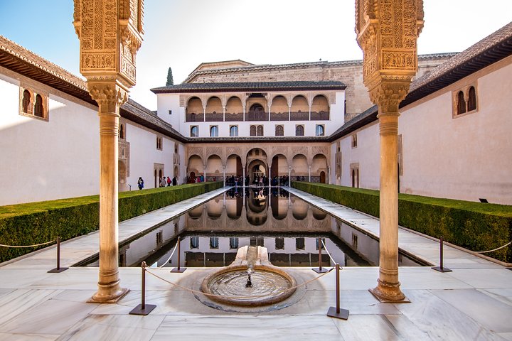 Granada: Alhambra and Nasrid Palaces Ticket with Audioguide