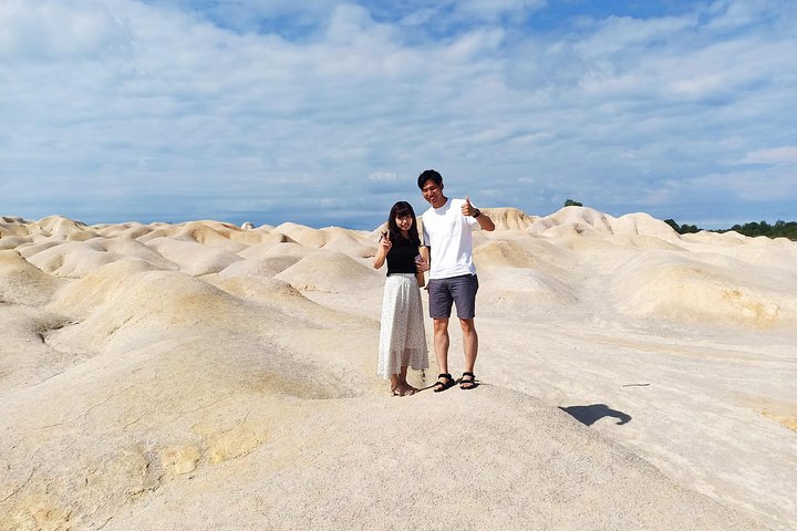 Bintan Sand Dunes and Blue Lakes Half-Day Tour with Lunch