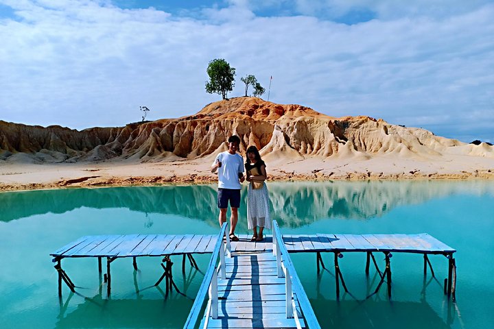 Bintan Sand Dunes and Blue Lakes Half-Day Tour with Lunch