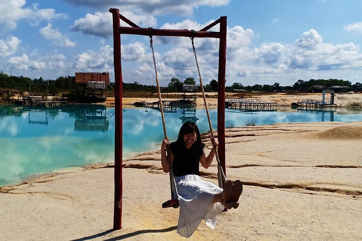 Bintan Sand Dunes and Blue Lakes Half-Day Tour with Lunch