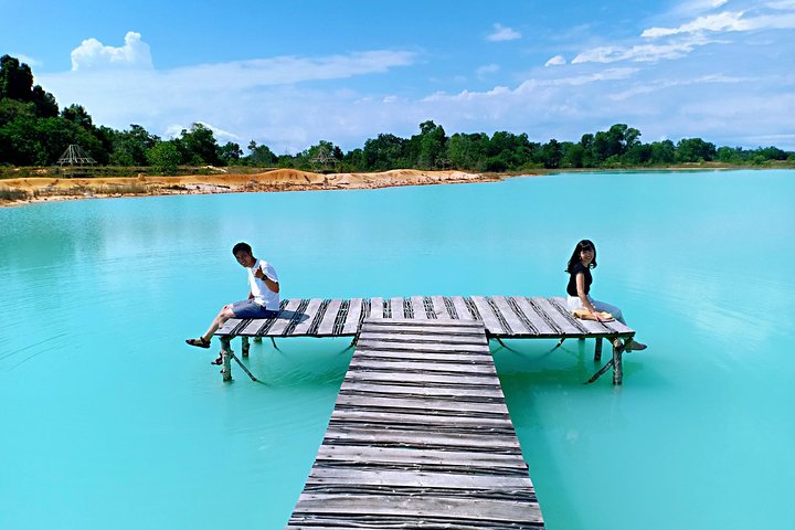 Bintan Sand Dunes and Blue Lakes Half-Day Tour with Lunch