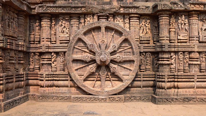 Full Day Tour of Konark Temple and Puri