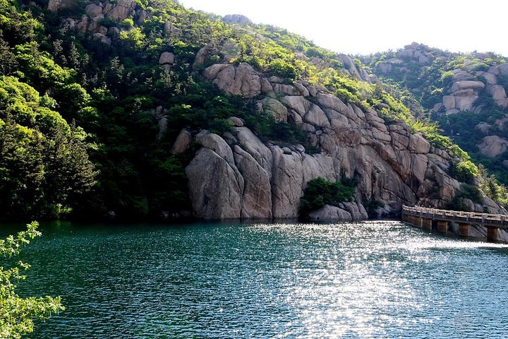 Private Qingdao Laoshan half day tour with one bottle of Tsingdao beer as gift
