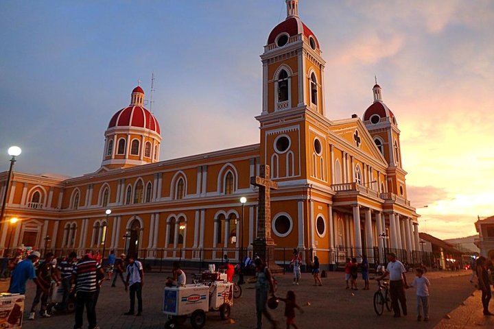 Boat Tour and Granada City Tour