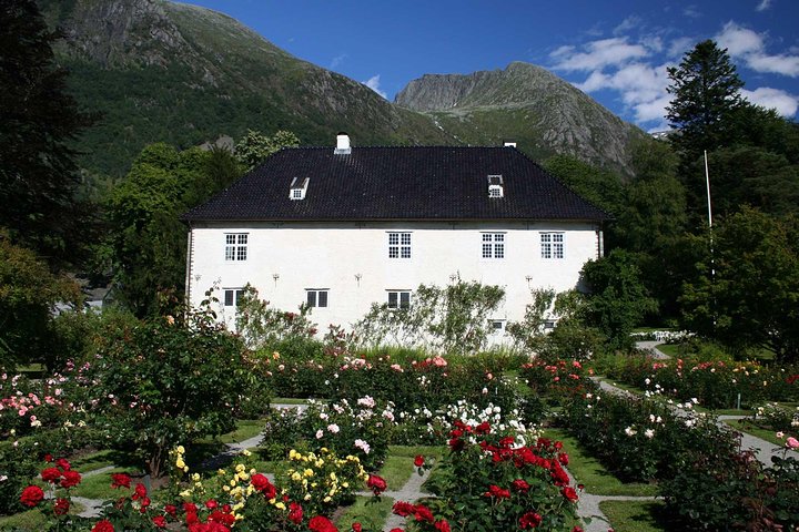 Bergen - Rosendal full day round-cruise
