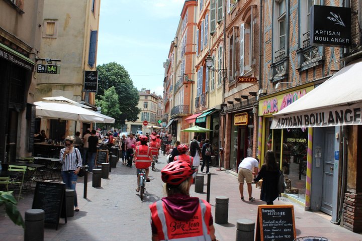 The essential of Toulouse by bike