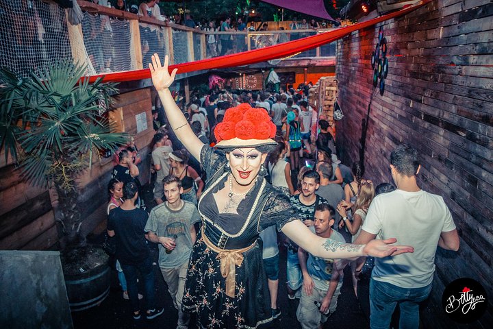 Hello there, Freiburg! - Travesty show tour with Betty BBQ