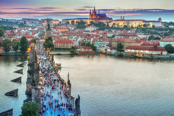 Private Transfer from Karlovy Vary to Prague, English-speaking driver
