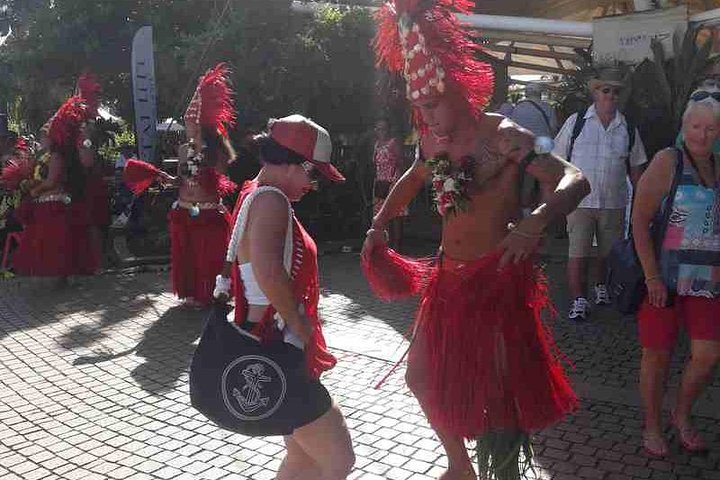5 Hours Tahiti Island Tour - West and East Coast