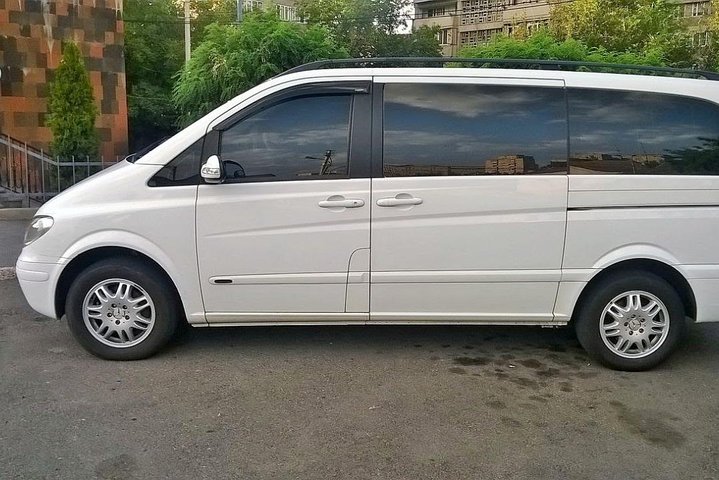 Gyumri-Zvartnots airport transfer