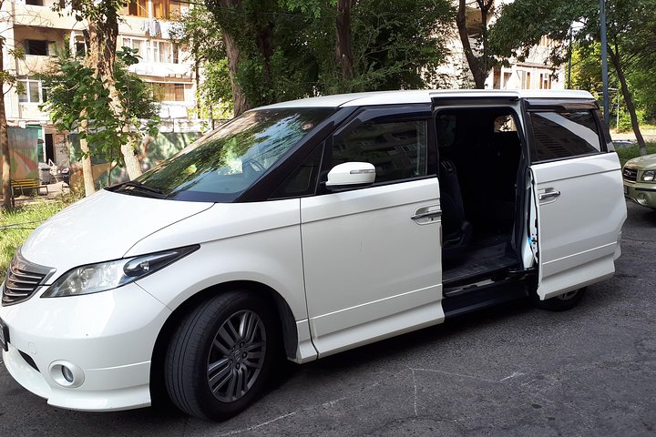 Gyumri-Zvartnots airport transfer