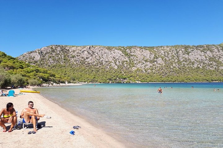 Explore Loutraki & Lake Vouliagmeni: Nature and Relaxation