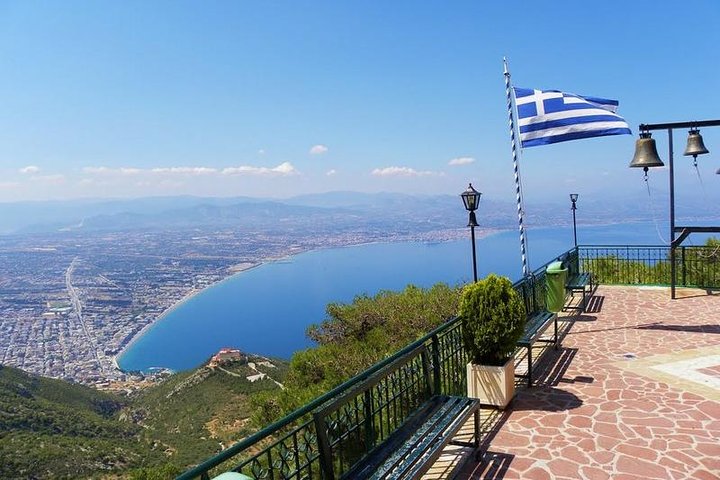 Explore Loutraki & Lake Vouliagmeni: Nature and Relaxation