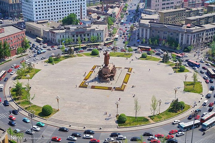 4-Hour Private Tour to Shenyang Zhongshan Square and Xingshun Night Market
