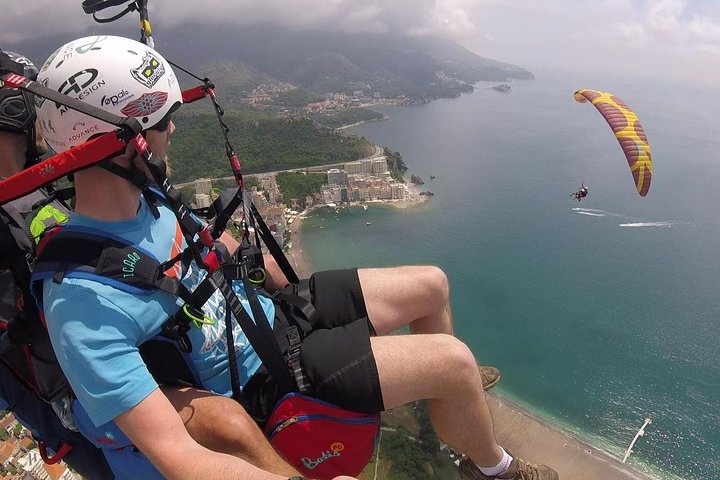 Budva: First-Time Tandem Paragliding Experience with Instructor