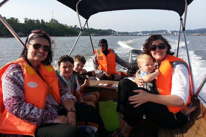 Private Bandar Highlight, Water Village & Proboscis Monkey Tour