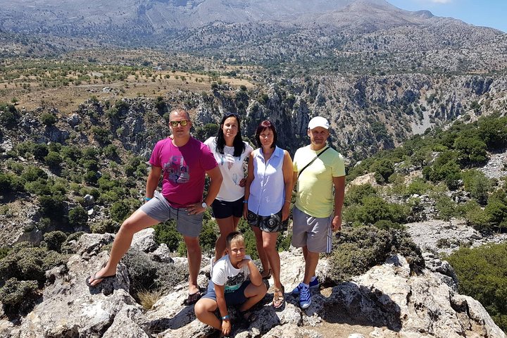 VIP Luxury Private Tour- Half Day - 4x4 Excursion with Land Rover