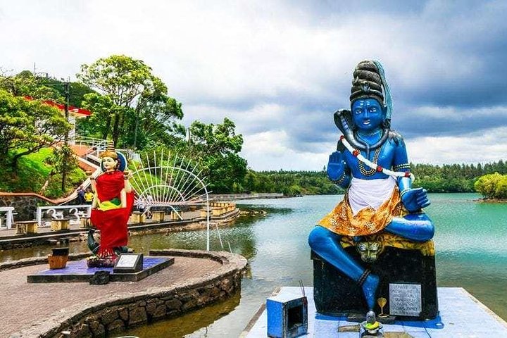 Enchanting South West - Full Day Tour with CASELA Park and Lunch