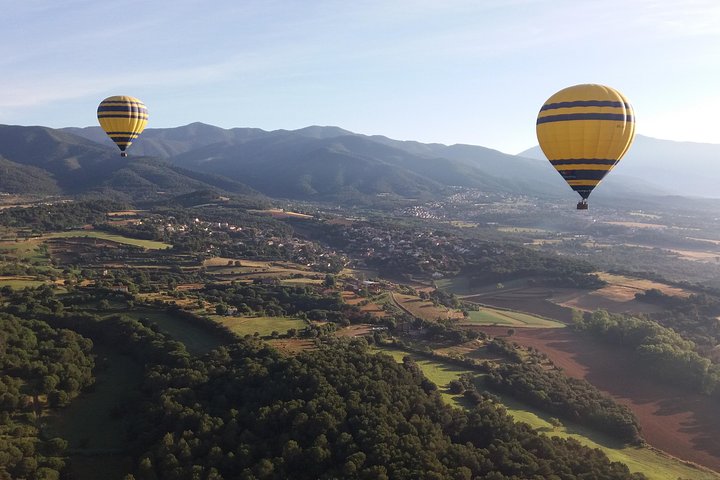Balloon Ride over Catalonia with optional Pick-up from Barcelona