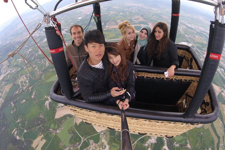 Balloon Ride over Catalonia with optional Pick-up from Barcelona