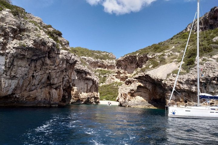 Magical Blue Cave and Hvar Tour from Split and Brac