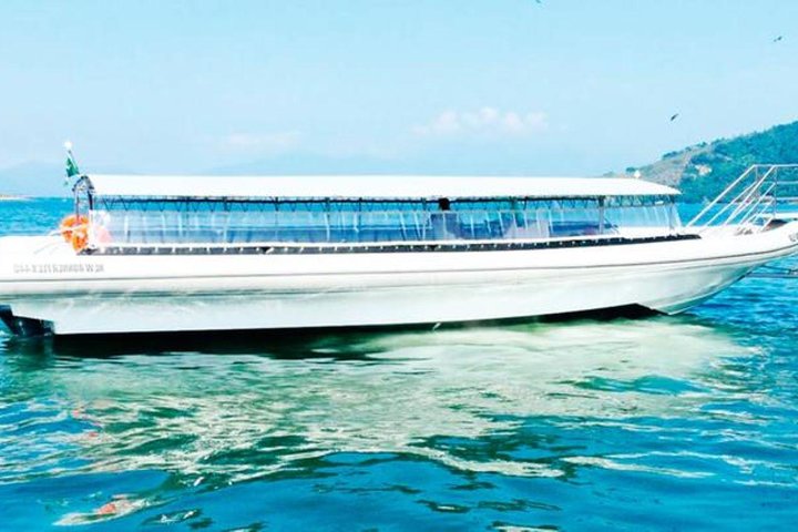 From Paraty: shared transfer to Ilha Grande
