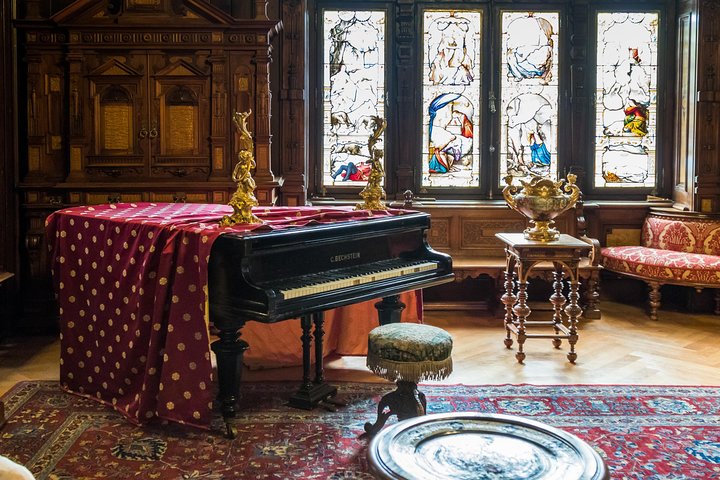 Transylvania and Dracula Castle Full Day Tour from Bucharest