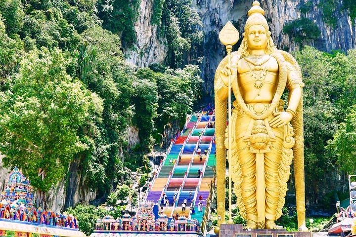 From Singapore: Private Kuala Lumpur / Malacca tour + SKY DINING