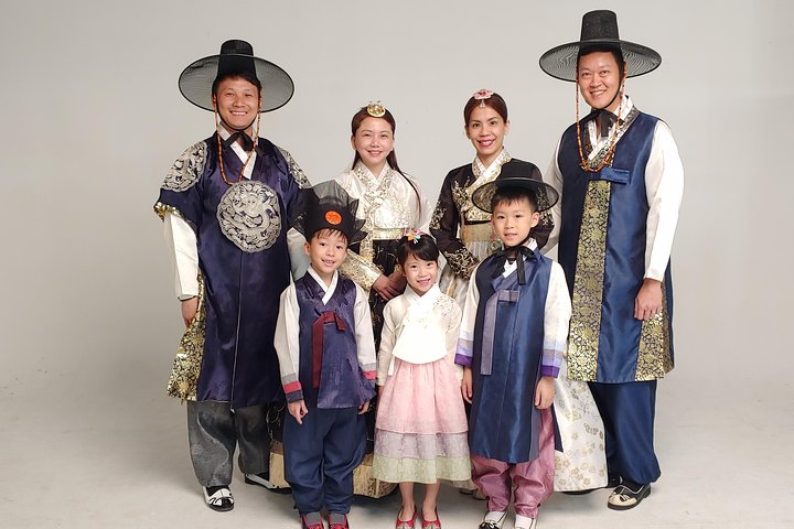 Full-day Customizable Private Seoul Highlight Tour