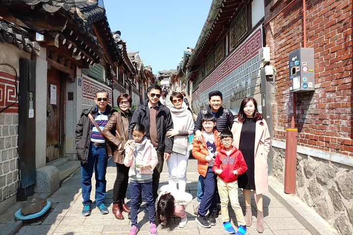 Full-day Customizable Private Seoul Highlight Tour